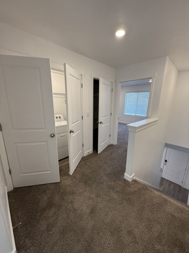 Building Photo - Townhome in Provo, UT