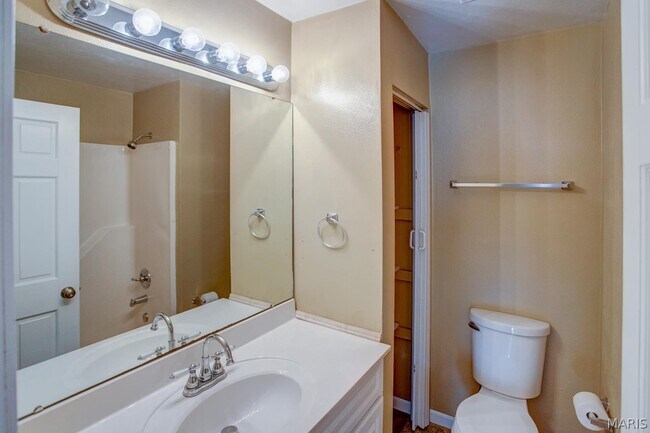 Building Photo - 308 Bobbie Dr