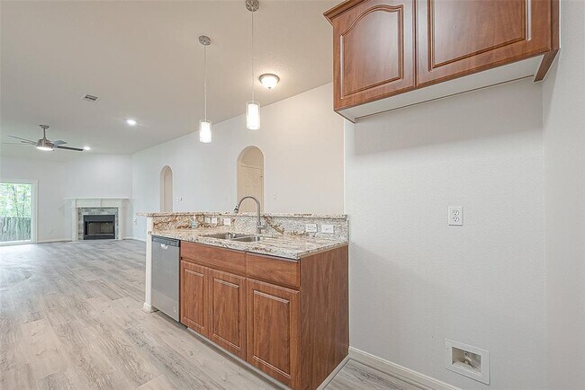 Building Photo - 988 Arbor Crossing