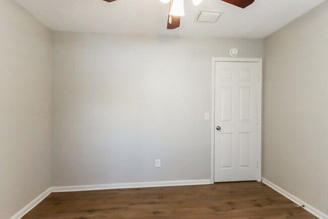 Building Photo - 9106 Towerstone Ct
