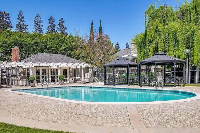 Building Photo - Stylish Golf Course Condo in North San Jose