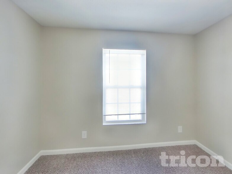 Building Photo - 6245 Monteo Dr