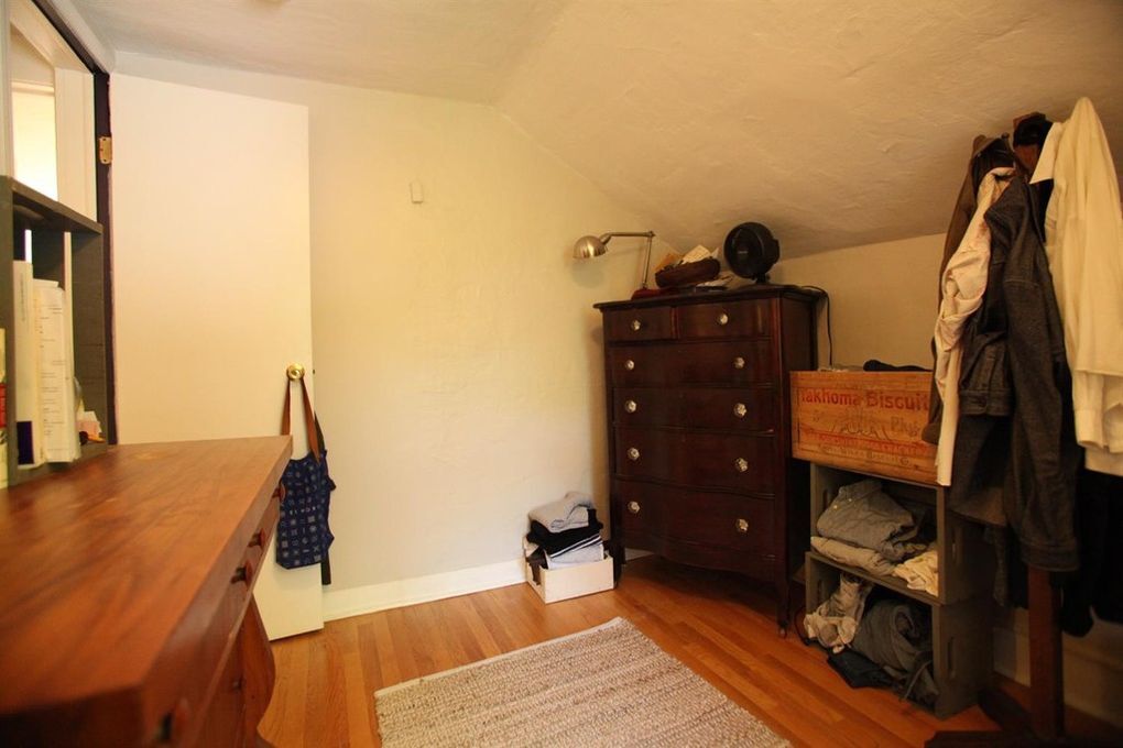 Building Photo - 337 Beakes St