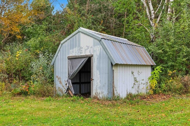 Building Photo - 1681 Mahogany St