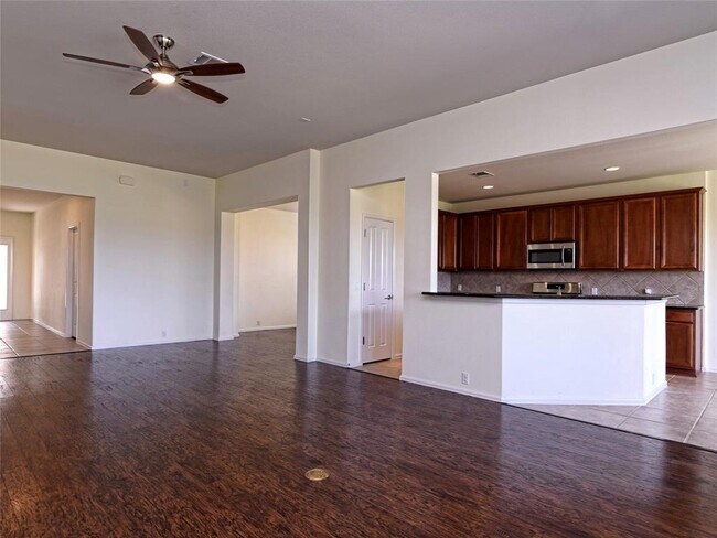 Building Photo - 133 Rain Lily Cir