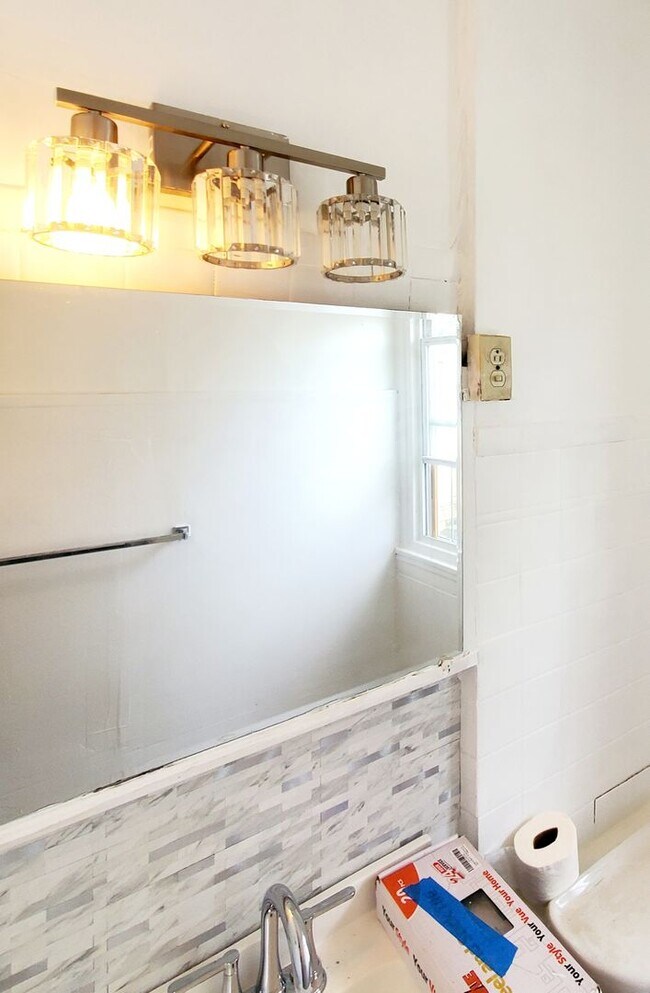 Building Photo - 819 N 64th St