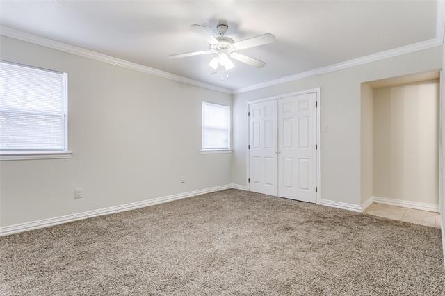 Building Photo - 719 Koen Ln