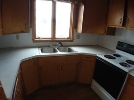 Building Photo - 111 7th St NE