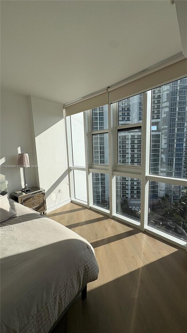 Building Photo - 18201 Collins Ave