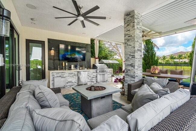 Building Photo - 16849 Pierre Cir