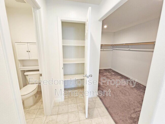 Building Photo - 3821 E Weld Ave