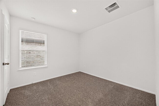 Building Photo - 24410 Oriole Summit Dr