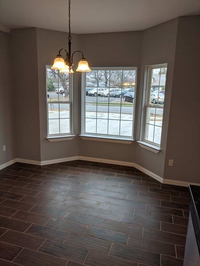 Building Photo - 1028 E Houston St