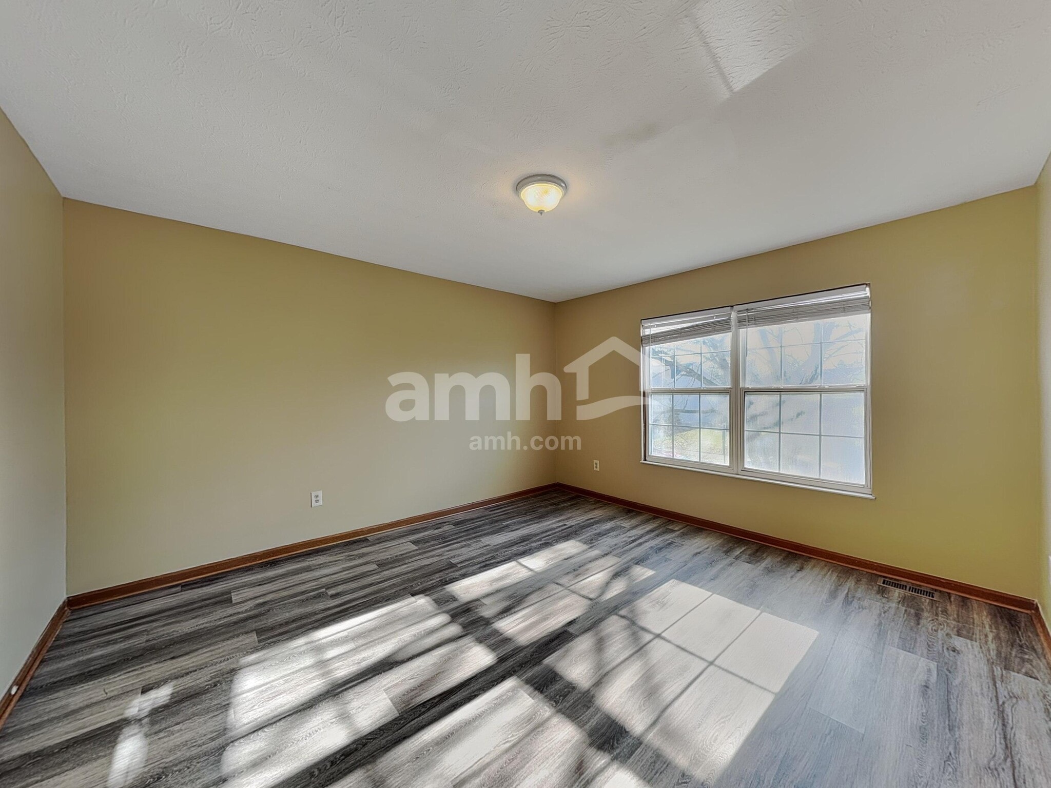 Building Photo - 2650 Willowgate Rd