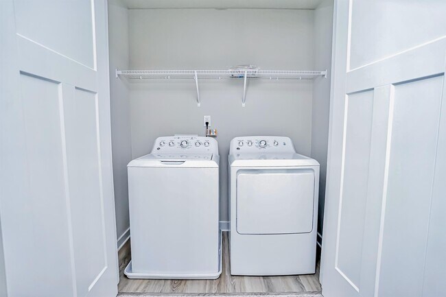 Building Photo - 207 Broad Banyan Ct