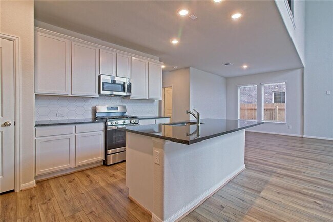 Building Photo - 301 Azalea Spgs Rd