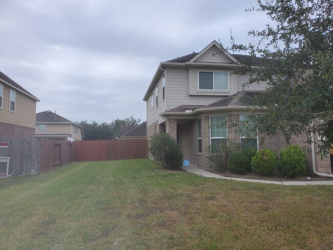 Building Photo - 5302 Espuela Ln