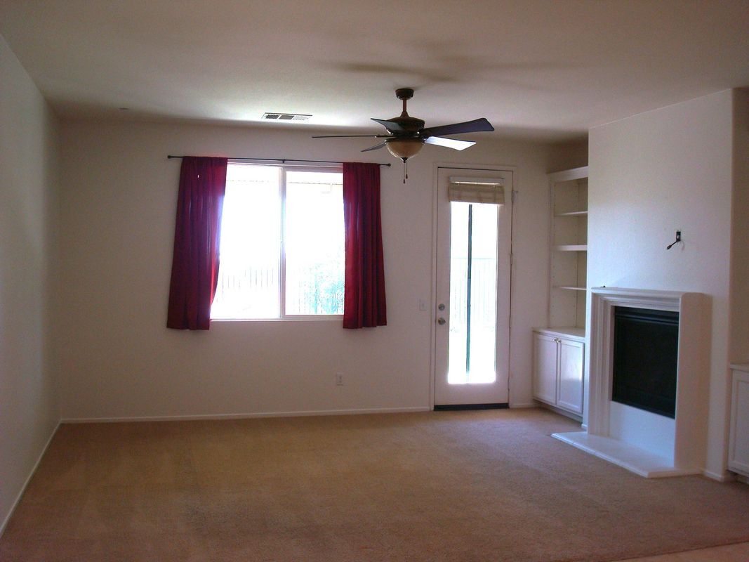 Building Photo - 38539 Divot Dr