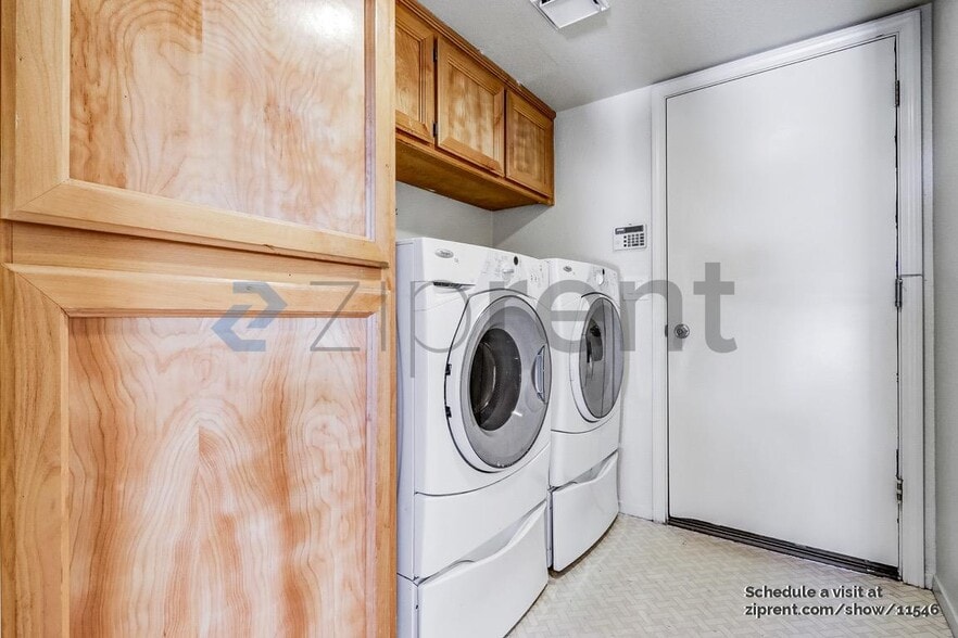 Building Photo - 5700 River Run Cir