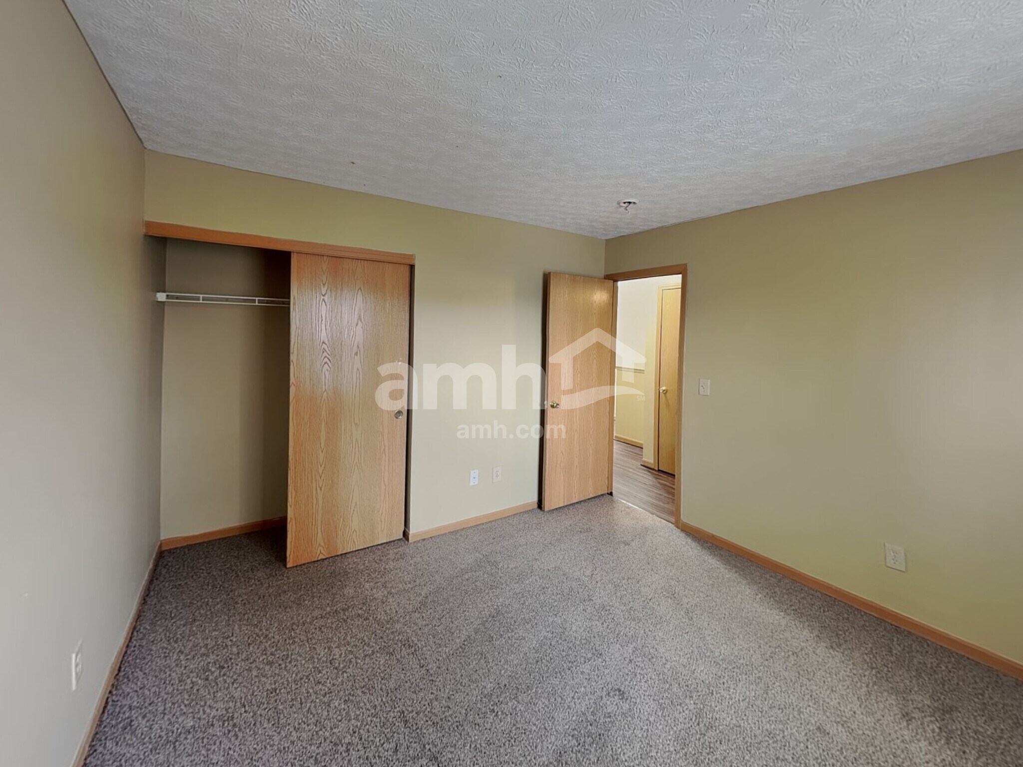 Building Photo - 88 Brooksedge Dr E