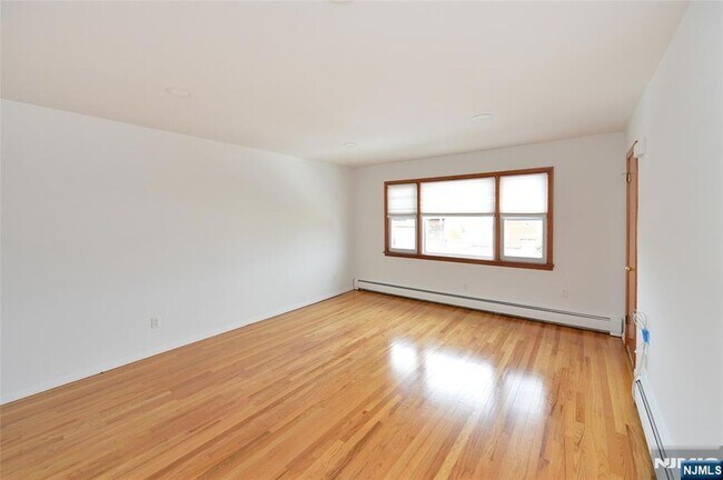 Building Photo - 11 Gregory Ct