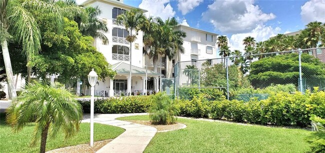 Building Photo - 200 Harbor Walk Dr