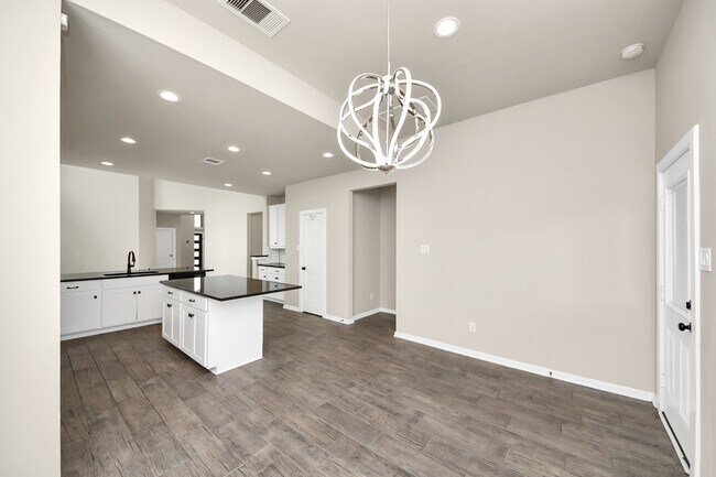 Building Photo - 7006 Winterberry Gln Ln