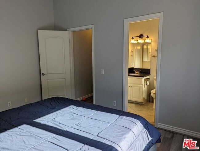 Building Photo - 2925 E Spaulding St