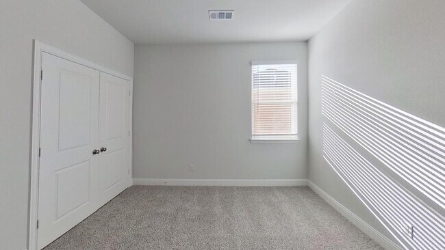 Building Photo - 1212 Sydney Ln