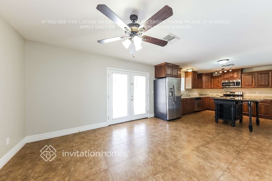 Building Photo - 2408 W Seldon Ln