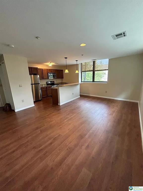 Building Photo - 528 N New St