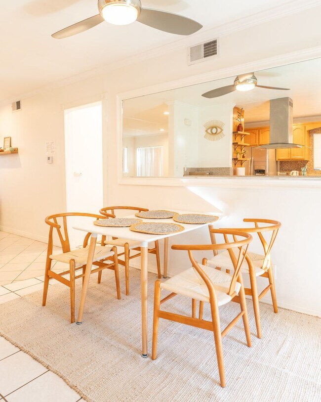 Building Photo - Cozy Zen Retreat Home with 4BD+3BA  Share ...