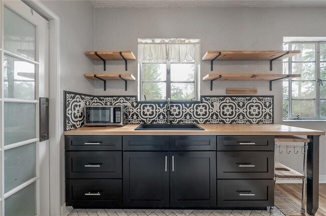 Building Photo - 325 W Rio Vista Ct