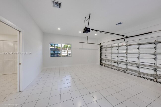 Building Photo - 52 Camden Dr