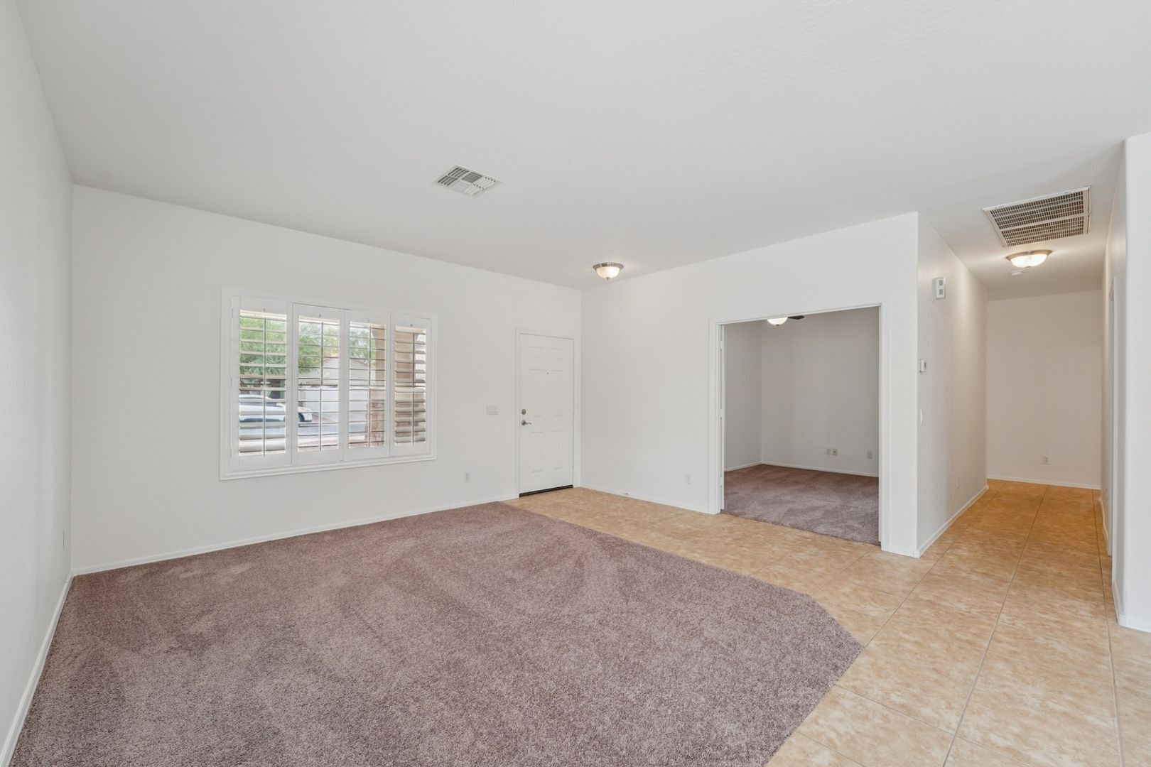 Building Photo - 1268 E Birdland Dr