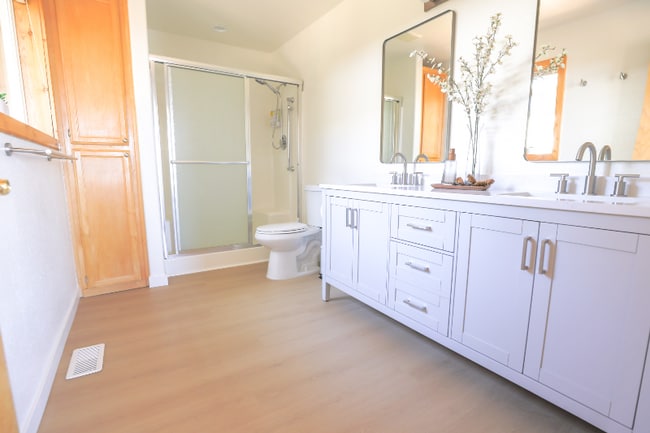 Building Photo - 12996 Oberwald Way