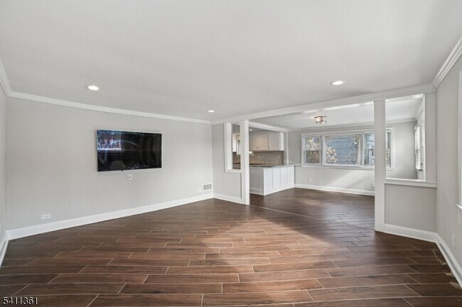 Building Photo - 64 Shunpike Rd