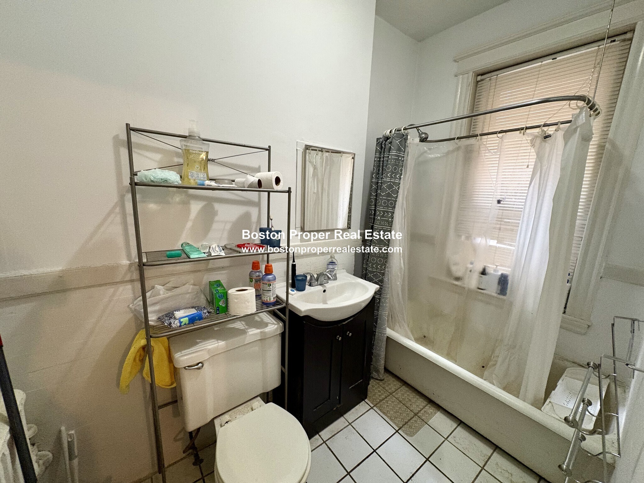 Building Photo - 60 Queensberry St