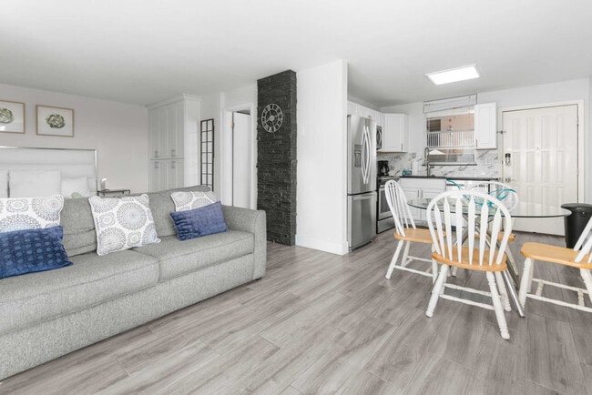 Building Photo - 5700 Bonita Beach Rd SW