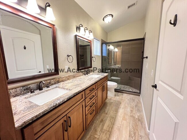 Building Photo - Three Bedroom home in Rancho Escondido