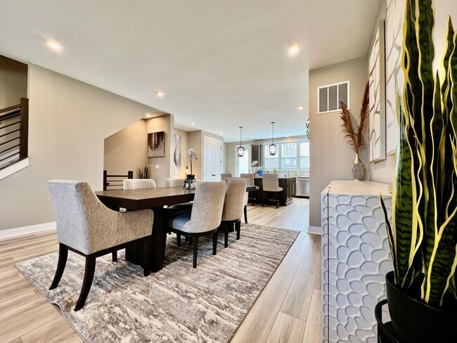 Building Photo - 4 Bedroom, Luxury living in premium location next to Liberty Center and Interstate 75