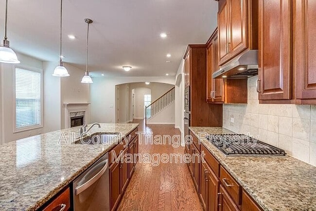 Building Photo - 728 Lampwick Ln