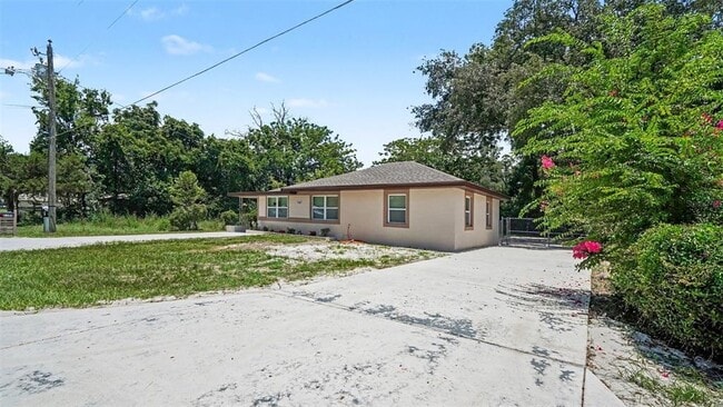 Building Photo - 1109 NW 14th Ave