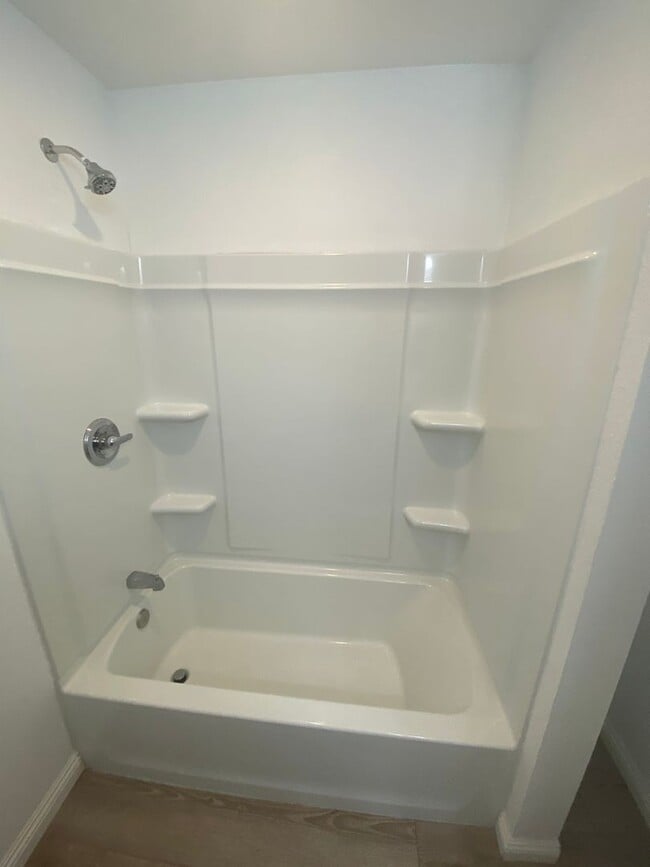 Building Photo - Spacious and New with Solar in Central Hanford