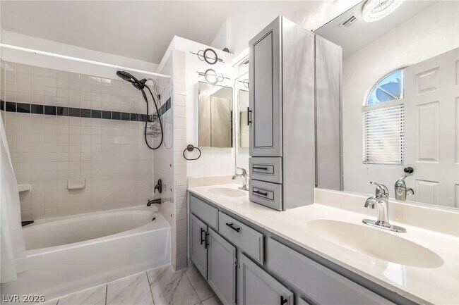 Building Photo - 130 Weatherstone Dr