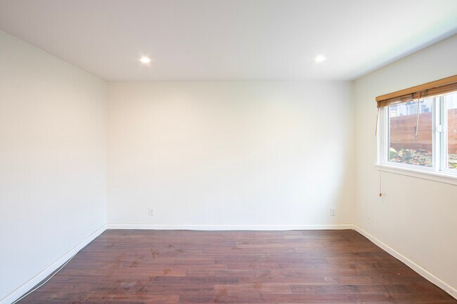 Building Photo - 2721 2nd St