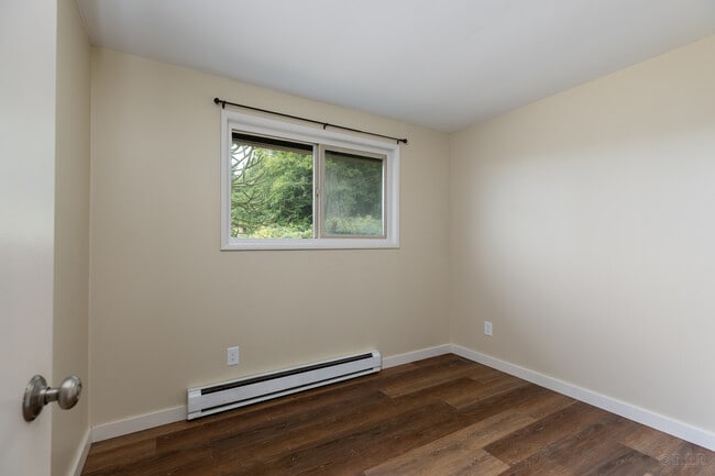 Building Photo - 74693 Hale Ln