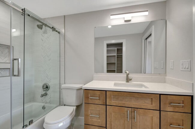 Building Photo - 300 Waterway Dr S