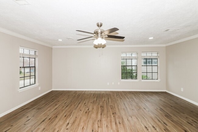 Building Photo - 1406 Mayweather Ln