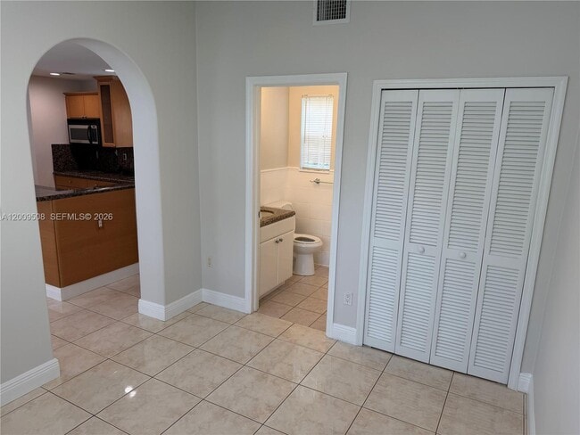 Building Photo - 533 Minorca Ave